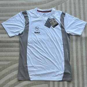 New medium slim puma jersey pit 20 length 27.5